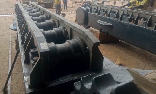 Excavator undercarriage after full refurbishment by GASAQUIC