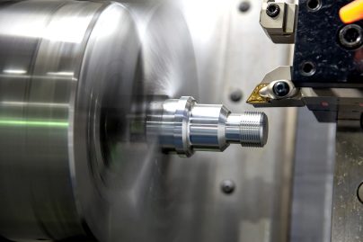 Precision machining of a shaft on a lathe