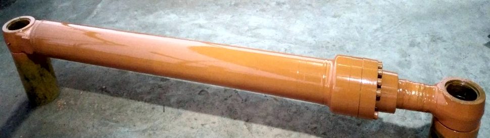 Fully repaired and repainted hydraulic cylinder